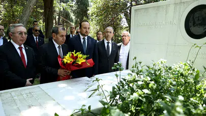 Dursun Özbek'ten Ali Sami Yen ve Süleyman Seba'nın kabrine ziyaret