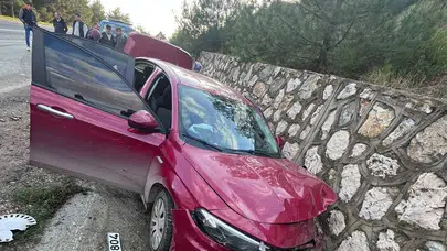 Bilecik’te iki otomobil kafa kafaya çarpıştı: 4 yaralı