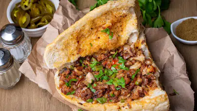 Evde kuzu kokoreç nasıl yapılır?