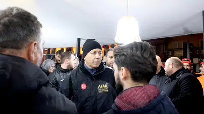 Bakan Yerlikaya deprem bölgesinde incelemelerde bulundu