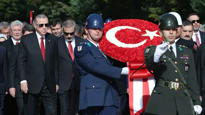 Cumhurbaşkanı Erdoğan'dan Anıtkabir ziyareti