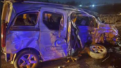 Siirt'te minibüs ile otomobil çarpıştı: 2'si ağır 7 kişi yaralandı