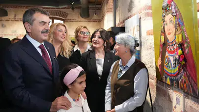 Bakan Tekin, Rami Kütüphanesi'nde düzenlenen 'Evliya Çelebi'nin İzinde' sergisini ziyaret etti