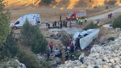 Mersin'de tarım işçilerini taşıyan minibüs devrildi: 5 ölü, çok sayıda yaralı!