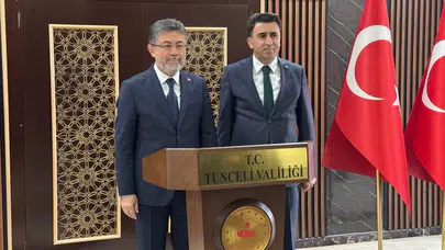 Bakan Yumaklı, Tunceli'de arı kovanı dağıtım töreninde konuştu!