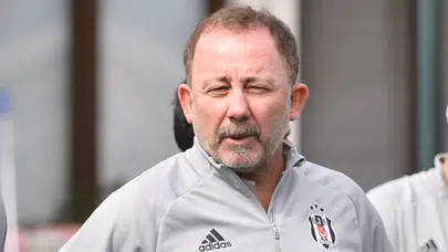 Beşiktaş’ta yıldız futbolcuya yol göründü!