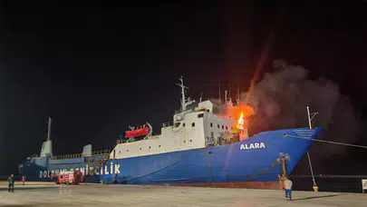 Mersin limanda gemi yangını! foto