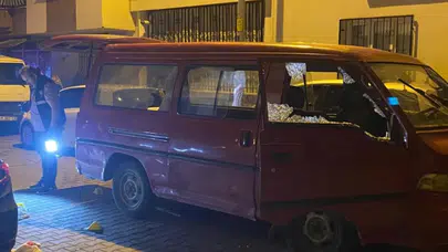 Manisa'da seyir halindeki araca silahlı saldırı düzenlendi: 3 yaralı