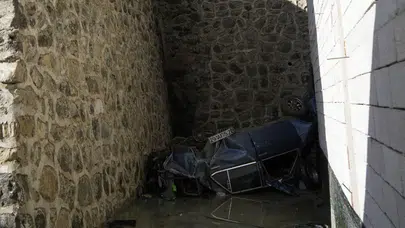 Gümüşhane’de otomobil 15 metrelik uçurumdan düştü: 1 yaralı