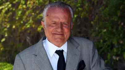 Türk modasının öncüsü Ahmet Zeki Başeskioğlu yaşamını yitirdi