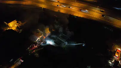 Ümraniye'de yangın paniği! Binadan alevler yükseldi