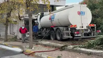 Küçükçekmece’de İSKİ’ye ait su tankeri iş yerine daldı!