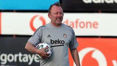 Sergen Yalçın'ın Beşiktaş'taki derbi karnesi dikkat çekiyor