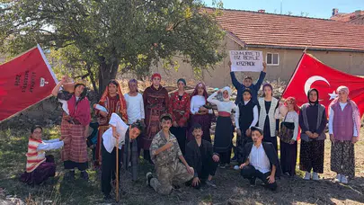 Şuhut’ta öğrencilerden Cumhuriyet’in 102. yılına özel tarihi canlandırma