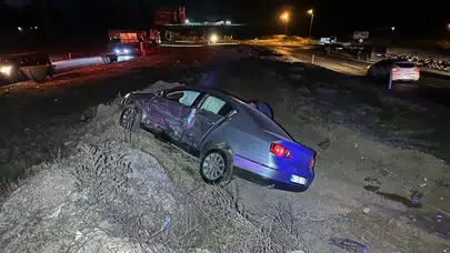 Uşak'ta iki otomobil çarpıştı: 1'i bebek 10 kişi yaralandı!