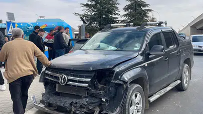 Pick up otomobil çarpıştı: Sürücü hastaneye kaldırıldı