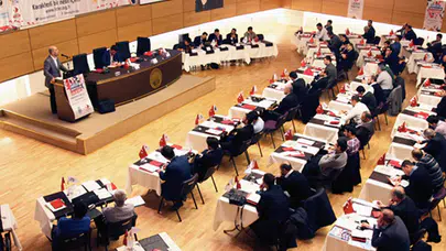 İzmir'de 'Kadastro ve Orman Hukuku' konulu çalıştay düzenlendi