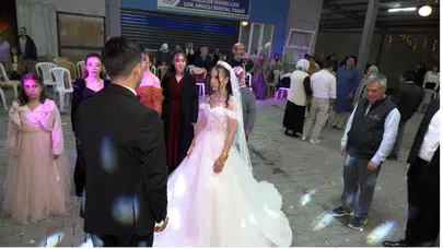 Denizli’de düğün 10 Kasım’da saygı duruşuyla durduruldu