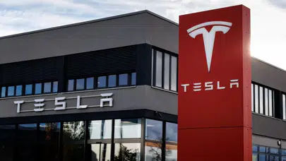 Tesla düşerken Musk ödeme istiyor