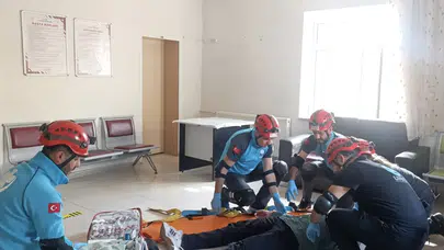 Elazığ’da hastanede deprem ve yangın tatbikatı gerçeğini aratmadı