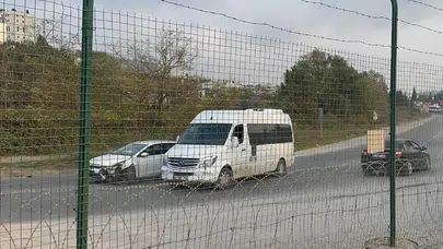 Kocaeli’de otomobil ile servis çarpıştı: 1 yaralı