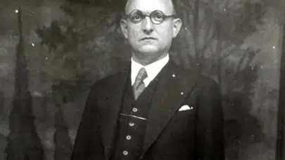 Ahmet Esat Tomruk kimdir?