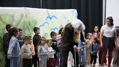 Kartepe’de yetişkin ve çocuk tiyatrosu gösterimleri