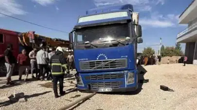 Lastik değiştirmek isterken, tırın altında kaldı