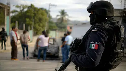 Meksika'da kanlı çatışma: 13 kartel üyesi öldü, 9 kişi kurtarıldı