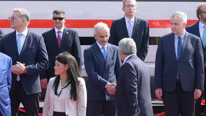 Bakan Uraloğlu, Mısır'da düzenlenen TransMEA 2025 Fuarı'na katıldı