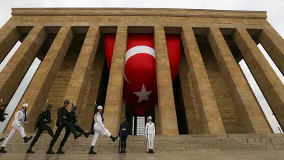 10 Kasım resmi tatil mi, okullar açık mı? 10 Kasım hangi güne denk geliyor?