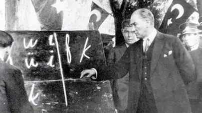 Öğretmenler Günü 2025: Ne zaman, neden kutlanıyor?