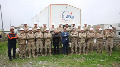 Düzce valisi, arama kurtarma eğitimi alan personeli ziyaret etti