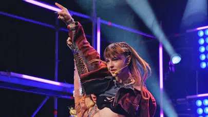 Manifest Müzik Grubu Üyesi Zeynep Oktay Kimdir? Eğitim Hayatı ve Kariyer Yolculuğu