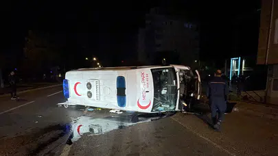Samsun'da otomobil ile ambulans çarpıştı: 5 yaralı!