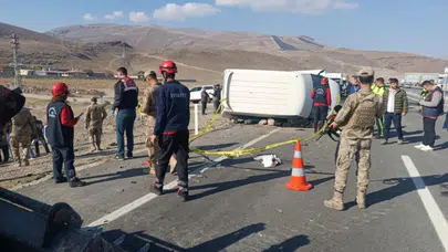 Ağrı'da otomobil ile minibüs çarpıştı: 1 ölü, 2 yaralı