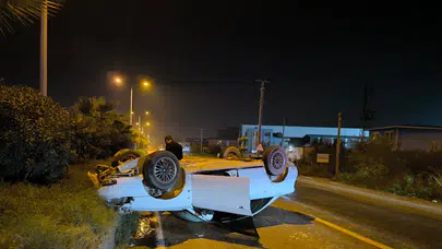 Hatay’da takla atan otomobilin sürücüsü yaralandı