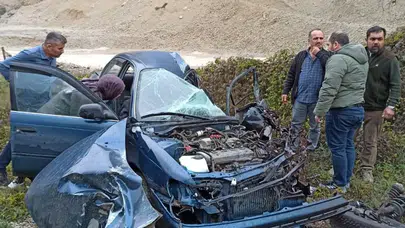 Bolu’da kamyon ile otomobil çarpıştı: 1 ölü, 1 yaralı