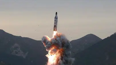 Kuzey Kore, Japon Denizi yönüne balistik füze fırlattı!