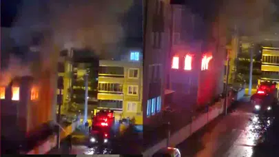Kütahya'da apartman yangını: 5 kişi mahsur kaldı