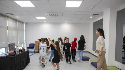 Mersin 7-60 yaş arası ücretsiz tiyatro kursu