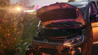 Bolu Yeniçağa’da traktör ile hafif ticari araç çarpıştı: 5 yaralı