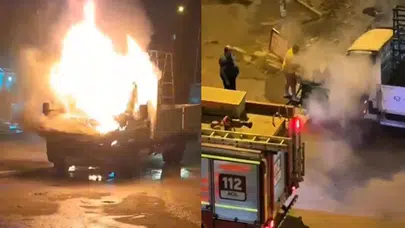 Adana'da park halindeki kamyonet alev alev yandı!
