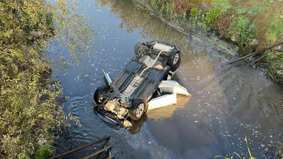 Amasya'da araç dereye düştü: 1'i çocuk 2 kişi kurtarıldı