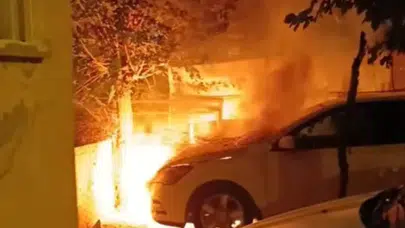 Batman'da park halindeki otomobil alevlere teslim oldu!