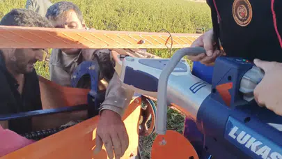 Kahramanmaraş’ta dehşet! Kolunu makineye kaptıran işçi kurtarıldı