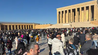 10 Kasım'da bayraklar ne zaman yarıya indirilir? Bayrak töreni nasıl yapılır?