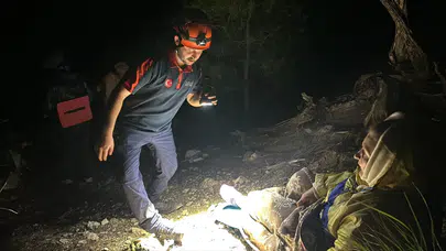 Antalya'da dağlık alanda mahsur kalan Ukraynalı turist kurtarıldı