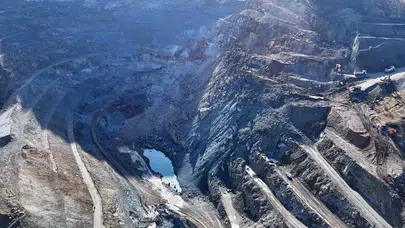 Sivas'ta göçük altında  kalan şantiye müdürünü kurtarma çalışmaları devam ediyor!