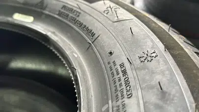 Düzce’de lastikçilerde kış lastiği yoğunluğu